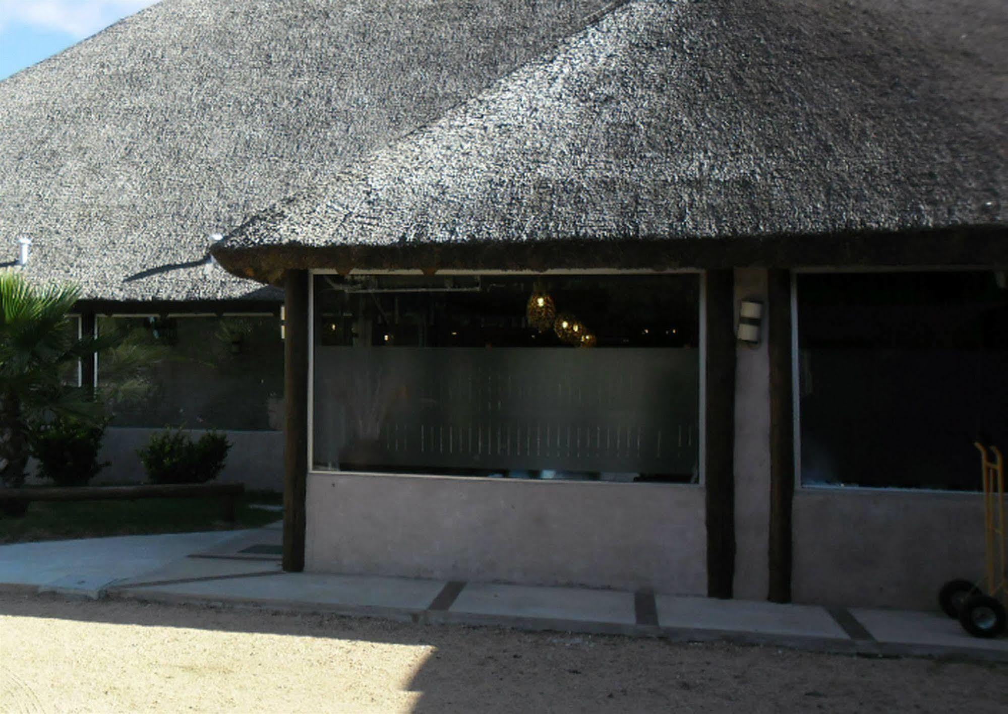 Punta Del Este Arenas Hotel Chihuahua Exterior photo
